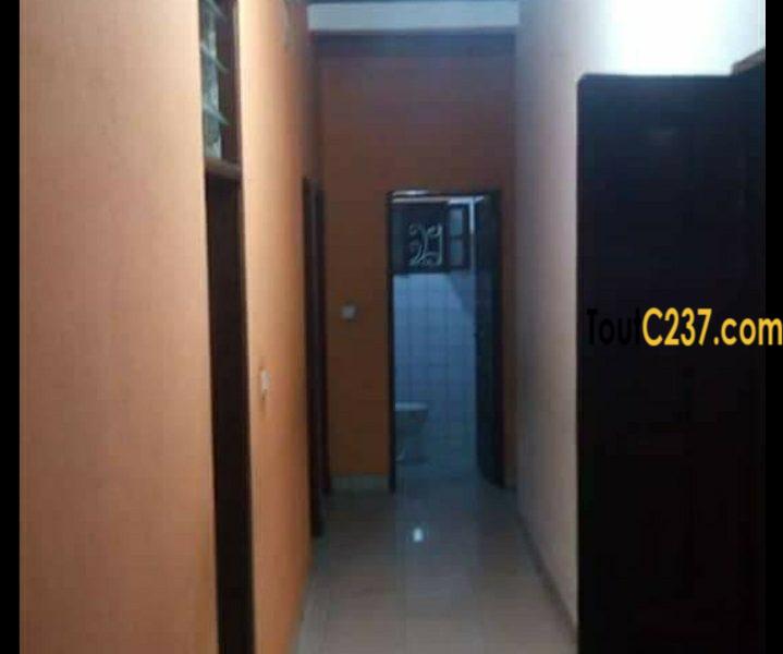 Villa, maison à vendre à Logpom, Douala