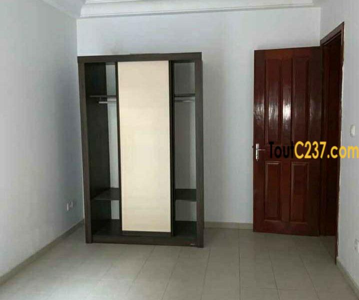 Appartement à louer à Bonanjo, Douala