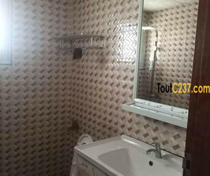Appartement à louer à Bonamoussadi, Douala