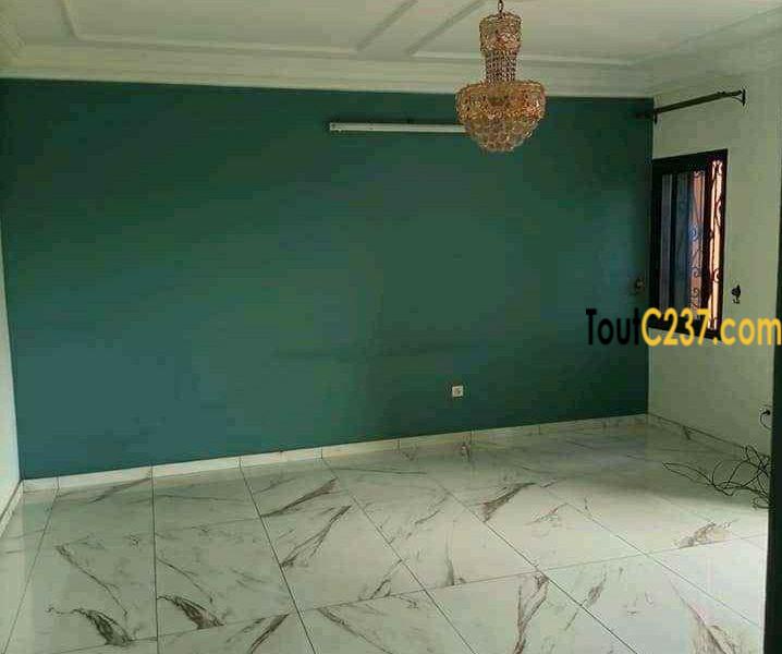 Appartement à louer à Bonamoussadi, Douala