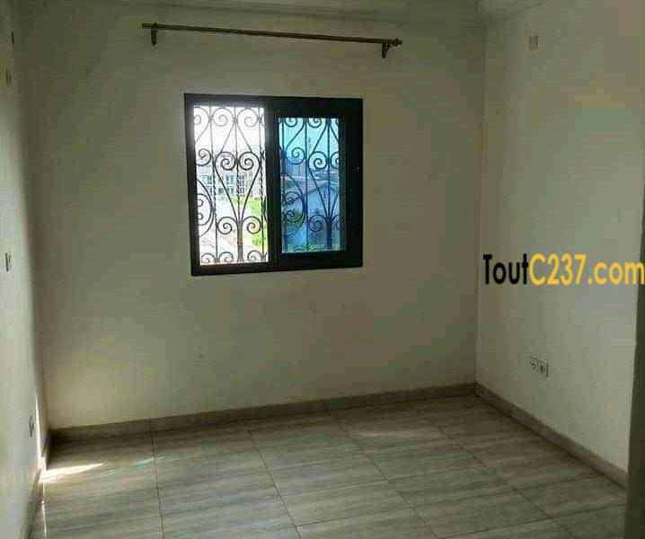 Appartement à louer à Bonamoussadi, Douala
