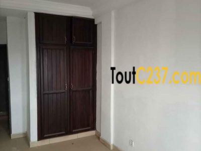 Appartement à louer à Logpom, Douala
