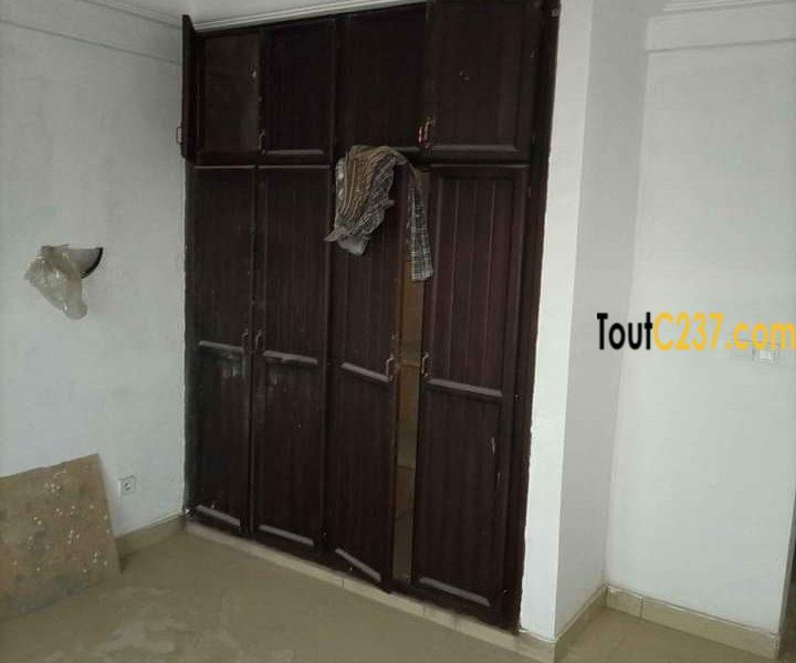 Appartement à louer à Logpom, Douala