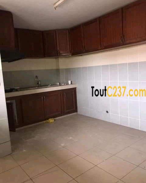Appartement à louer à Bonamoussadi, Douala