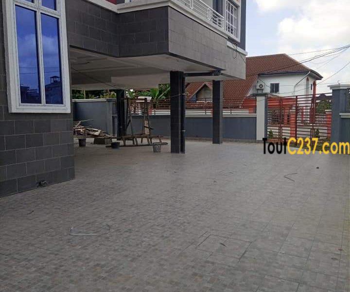Appartement à louer à Logpom, Douala