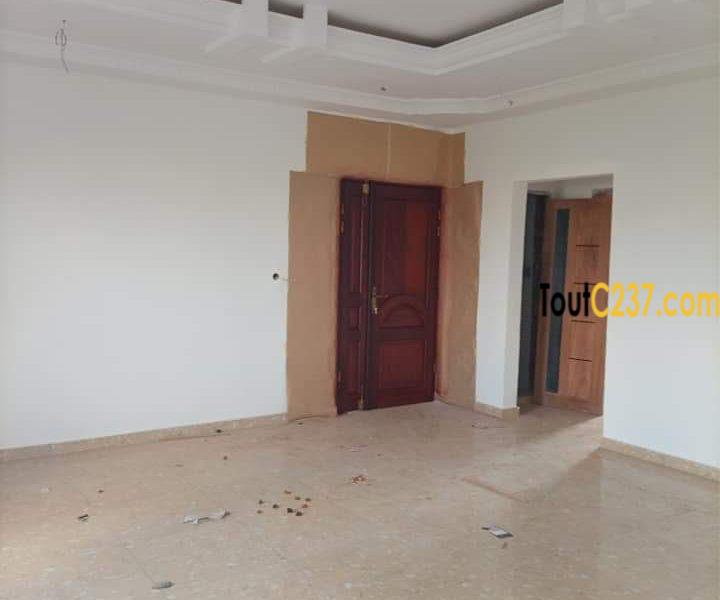 Appartement à louer à Logpom, Douala