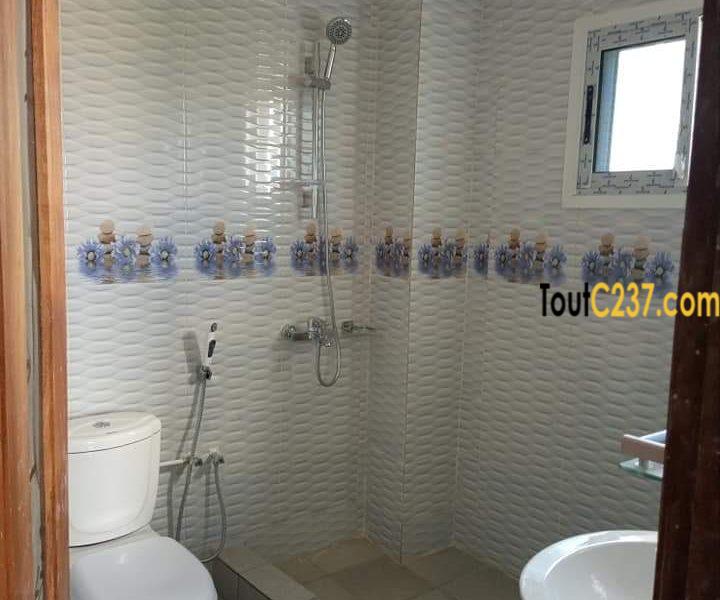 Appartement à louer à Logpom, Douala