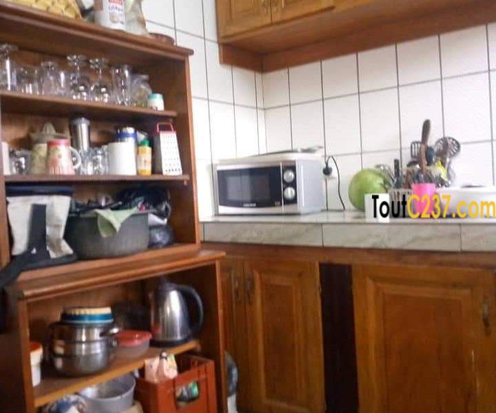 Villa à louer à Bonamoussadi sable, Douala