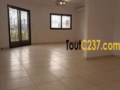 Appartement VIP à louer à Bonamoussadi, Douala