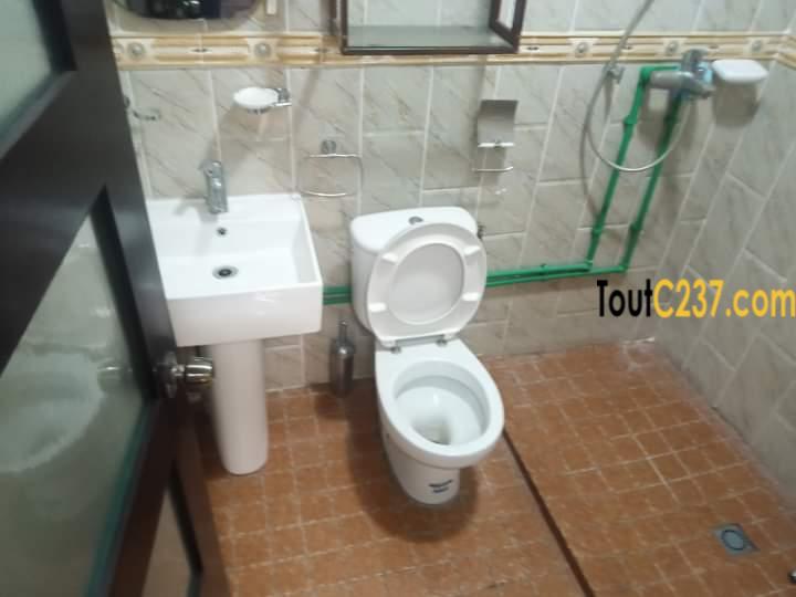 Appartement en duplex à louer à Bonanjo, Douala