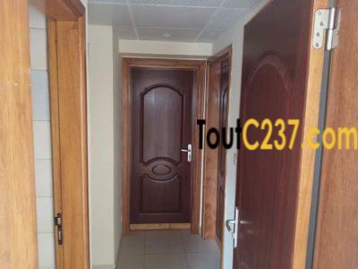 Appartement à louer à Bonanjo, Douala