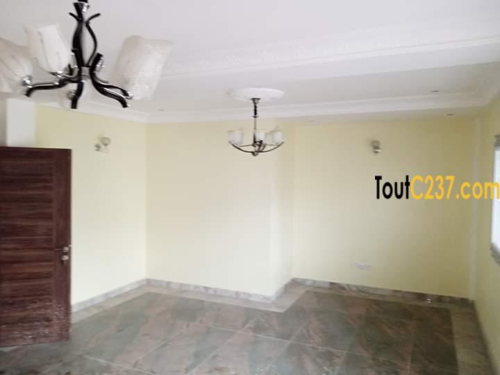 Appartement à louer à Bonapriso, Doualaa