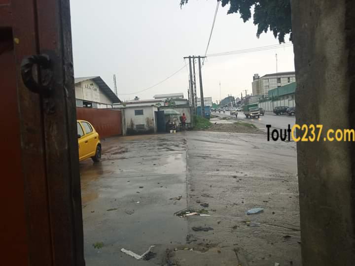 Entrepôt à louer Bonaberi, Douala