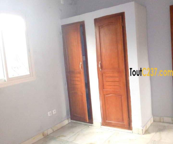 Appartement à louer à Bonamoussadi, Douala