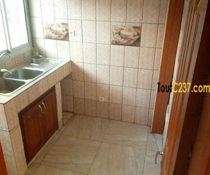 Appartement à louer à Bonamoussadi, Douala