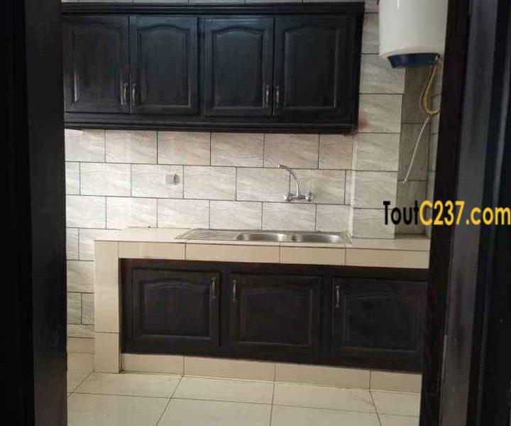 Appartement à louer à Logpom, Douala