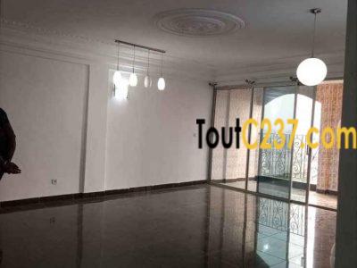 Appartement à louer à Logpom, Douala