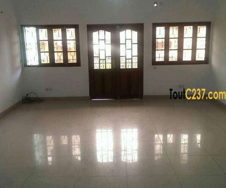 Appartement à louer à Makepe, Douala