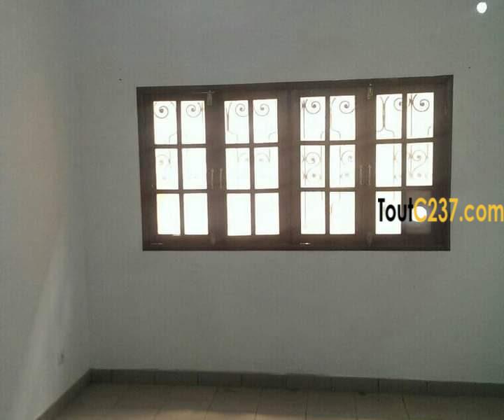 Appartement à louer à Makepe, Douala