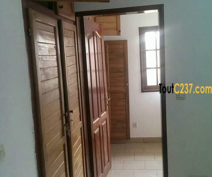 Appartement à louer à Makepe, Douala