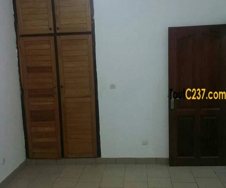 Appartement à louer à Makepe, Douala