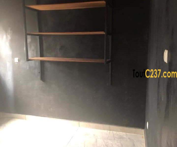 Villa à louer à Hopital général, Douala