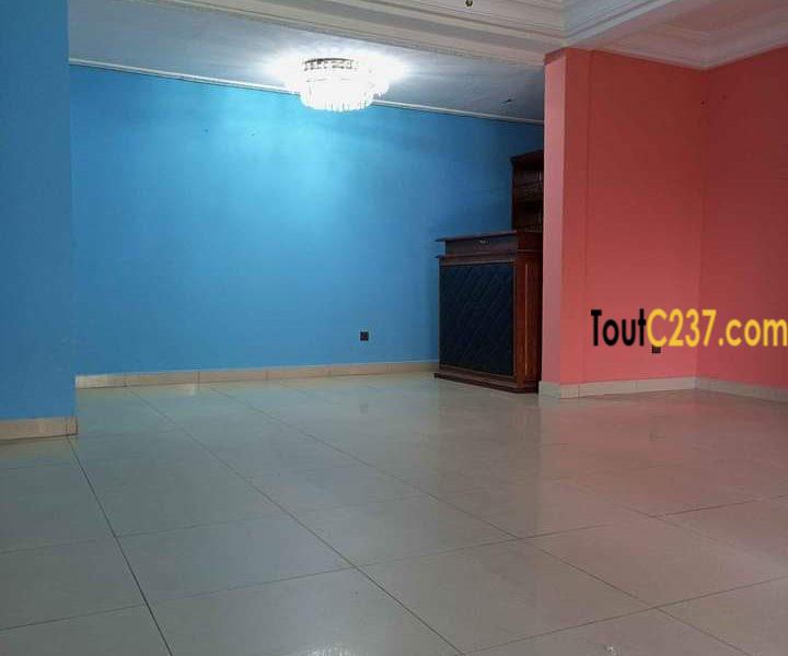 Appartement à louer à Bonamoussadi, Douala