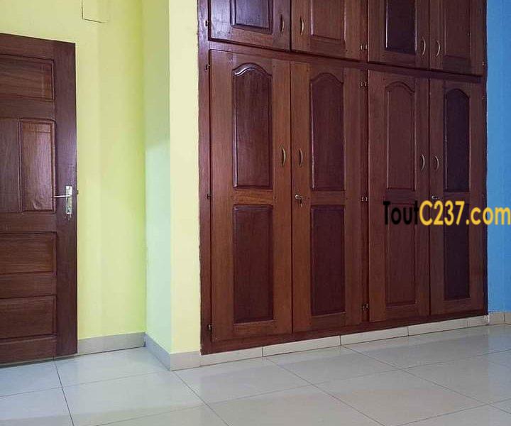 Appartement à louer à Bonamoussadi, Douala