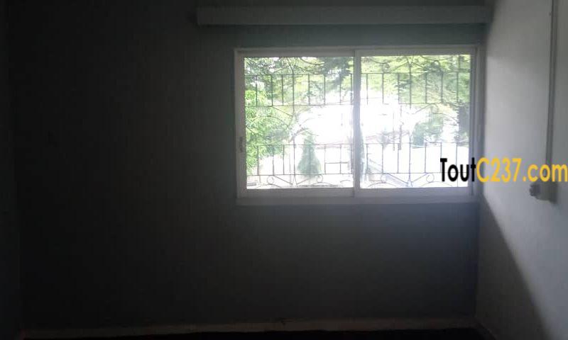 Duplex à louer à Bonapriso, Douala
