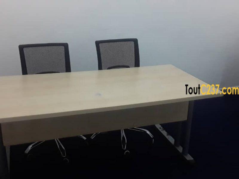 Bureau équipé à louer à Akwa, Douala