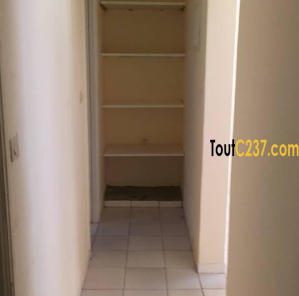 Appartement à louer à Bonapriso, Douala