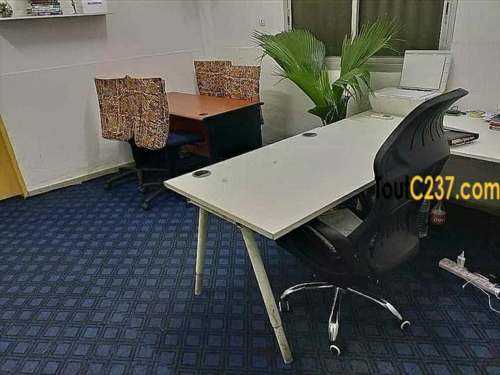 Bureau équipé à louer à Akwa, Douala