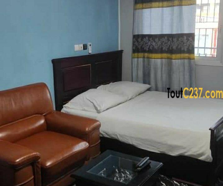 Chambre meublée à cité des palmiers, Doualaa