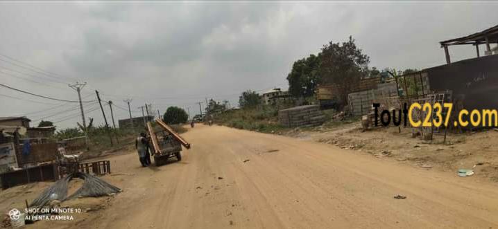 Terrain lot d'angle à vendre à Lendi, Douala