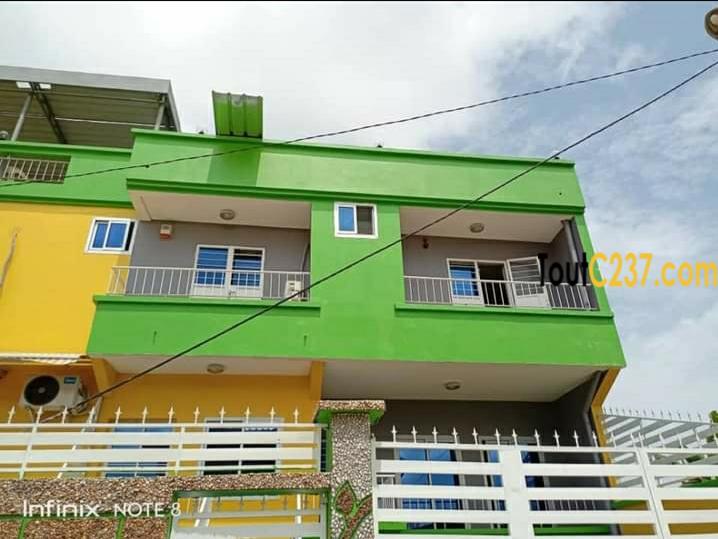 Duplex à louer à Yassa, Cite chirac, Douala