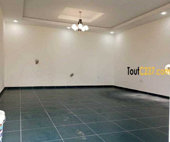 Duplex à louer à Yassa, Cite chirac, Douala