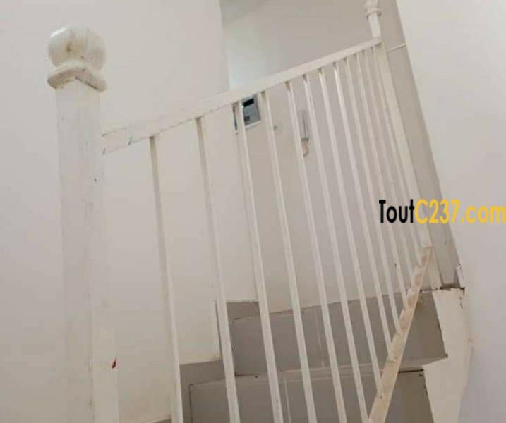 Duplex à louer à Yassa, Cite chirac, Douala