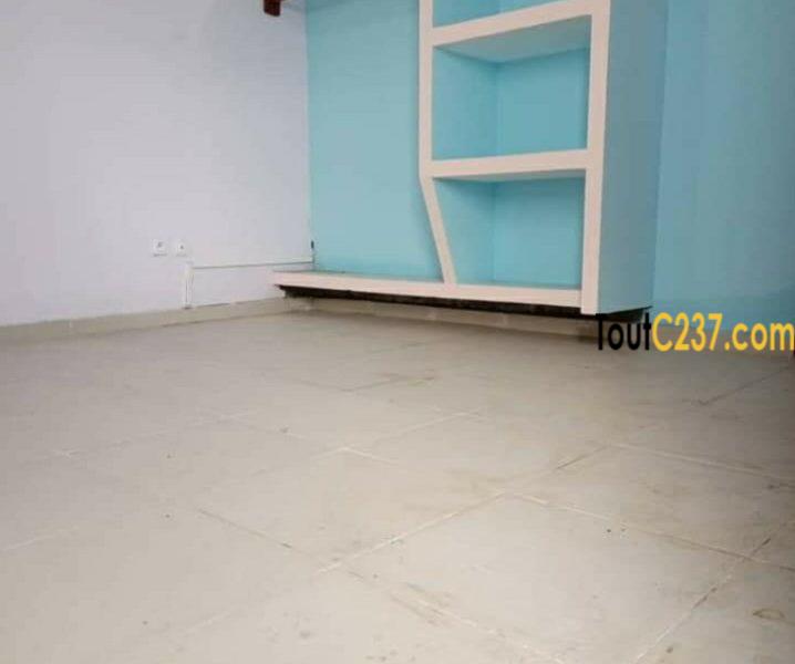 Duplex à louer à Yassa, Cite chirac, Douala