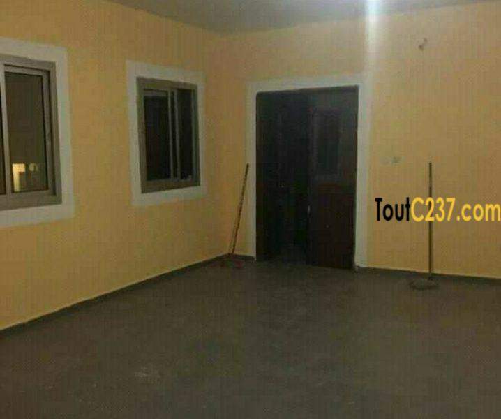 Appartement à louer à Logpom, Douala