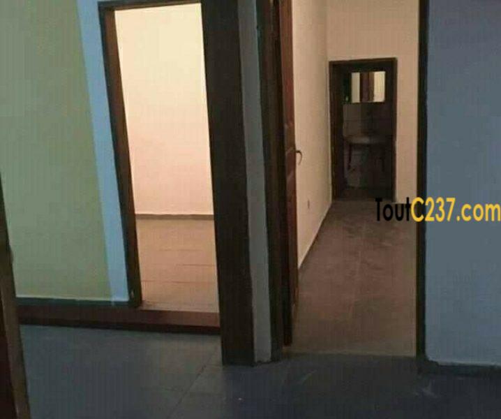 Appartement à louer à Logpom, Douala