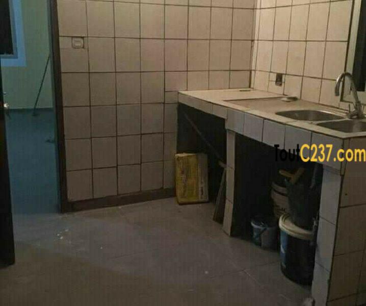 Appartement à louer à Logpom, Douala