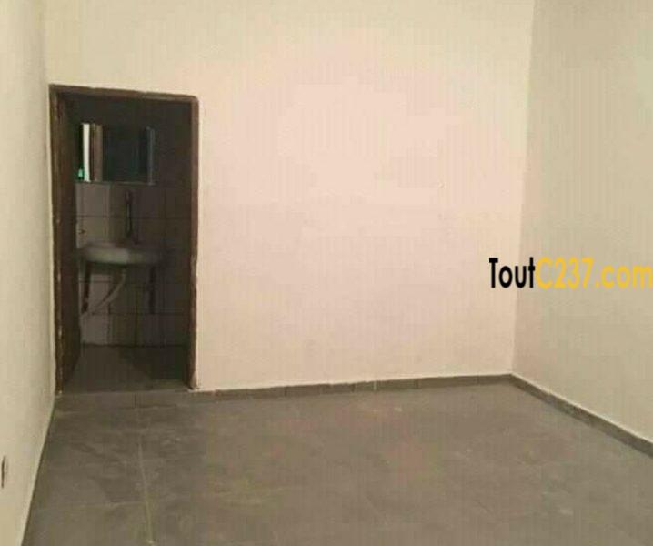 Appartement à louer à Logpom, Douala