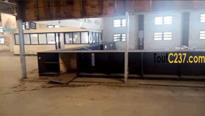 Entrepôt à louer à Akwa, Douala