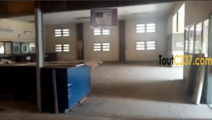 Entrepôt à louer à Akwa, Douala