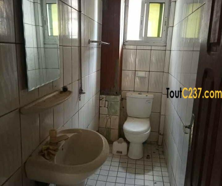 Appartement à louer à Logpom, Douala