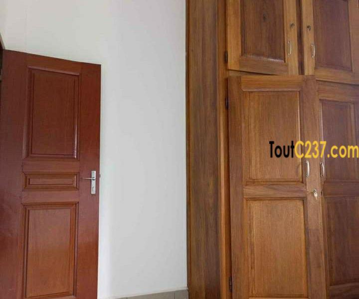 Appartement à louer à Makepe, Douala