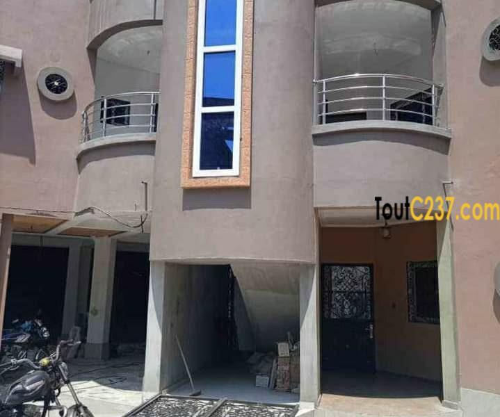 Appartement à louer à Bonamoussadi, Douala