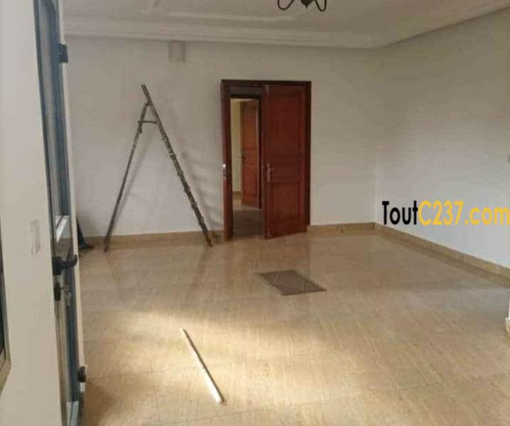 Appartement à louer à Makepe, Douala