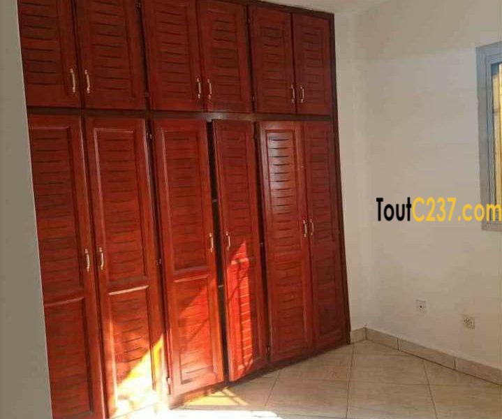 Appartement à louer à Makepe, Douala