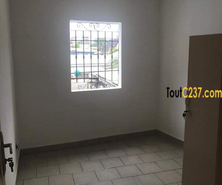 Appartement à louer à bonapriso, Douala